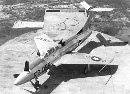 XF84H во время испытаний С целью экономии времени и средств в конструкции - фото 109