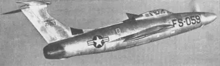 XF84H в полете После испытаний XF84H долго стоял на пастоменте в качестве - фото 110