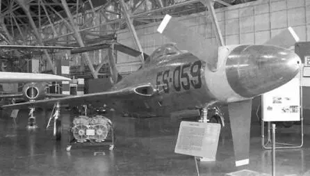 Отреставрированный XF84H сейчас хранится в музее ВВС США 9 октября 1956 г - фото 112