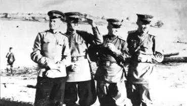 1949 г Командиры эксадрилий Рязанцев Ермохин Жаден Егорович первыми в полку - фото 30