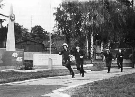 По команде Воздух дежурное звено Альтенбург 1991 г Слово - фото 36