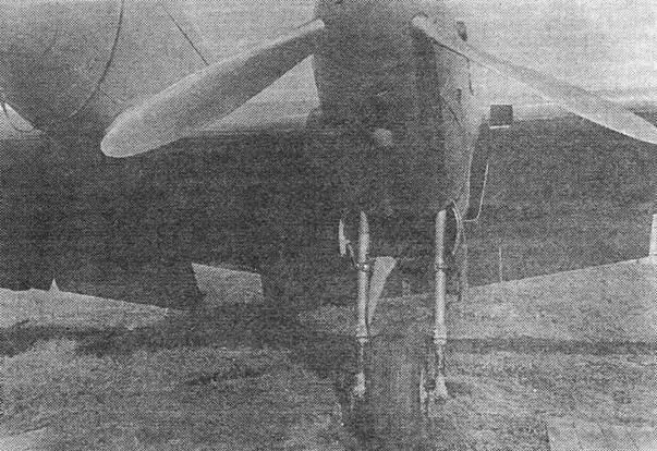 Лето 1940 г Вид на шасси щитки выпущены Вид на заднюю кромку левого крыла - фото 8