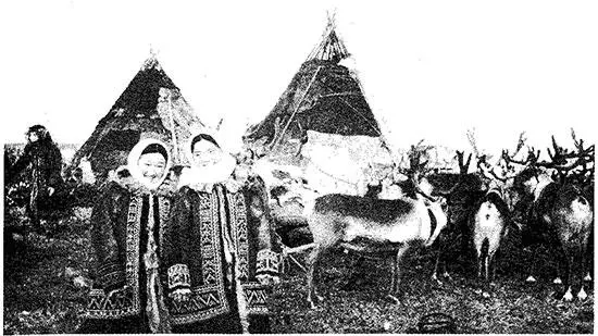 Девушкидолганки у своих чумов 1948 г Тунгусы Сибирь Фрагмент карты - фото 24