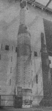 РСД10 рядом с американской ракетой Першинг II В 1975 г в США в связи со - фото 178