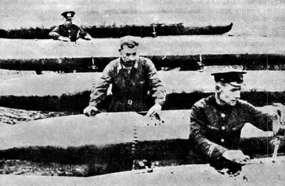 Подготовка торпед Черноморский флот 1942 г Свой стабилизатор предложили в - фото 33