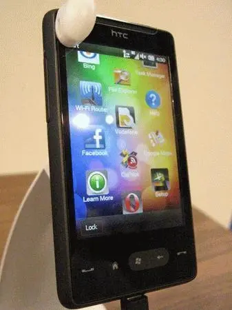 HTC HD Mini во всей красе Вторая новинка HTC HD Mini выгладит более - фото 69
