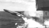 Ракета НУ1 при погрузке на корабль и во время пуска Бомбардировщик Н6 с - фото 53