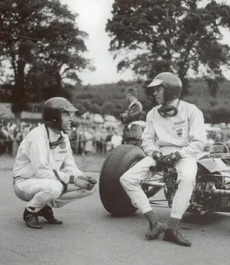 У Дэна Гарни слева закончилось топливо во время Гранпри Бельгии64 когда - фото 5