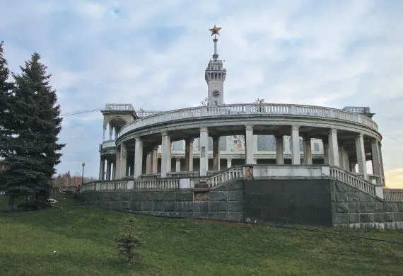 Северный речной вокзал На Северном речном вокзале Белоснежное ажурное - фото 171