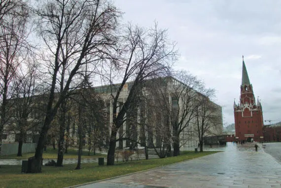 За Кремлевской стеной Дворец съездов Сегодня мы видим Кремль таким как он - фото 273
