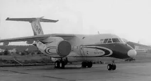 На линейке самолетов АНТК им Антонова стоял знакомый незнакомец Ан74ТК300 - фото 7