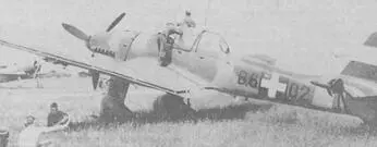 Венгерский Ju 87D Подготовка к вылету румынского лаптежника В январе 1944 г - фото 77