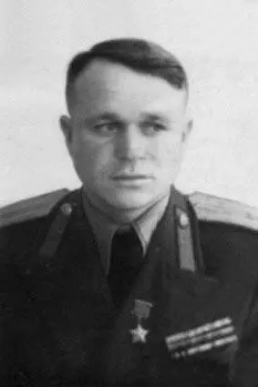 М С Осипенко лишенный звания Героя Советского Союза 10 декабря 1965 г Н - фото 119