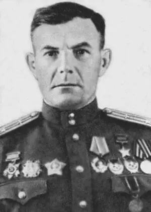 Штурман 62го ШАП Герой Советского Союза майор П В Егоров Штурман 7го Гв - фото 188