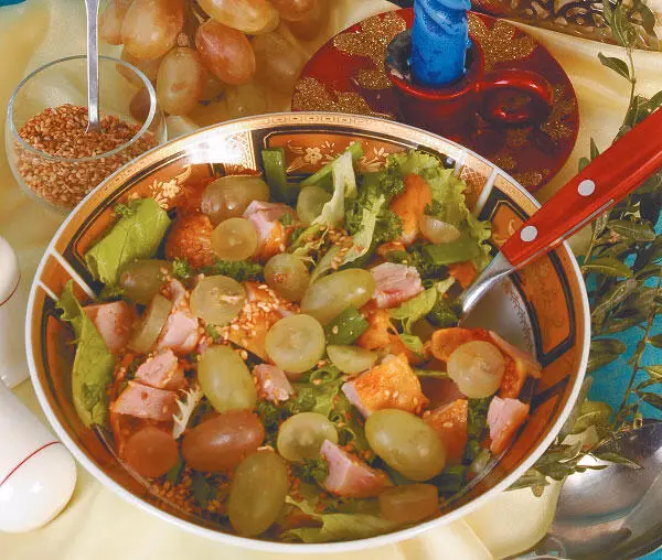 Ингредиенты копченая курица 250 г виноград 150 г семена кунжута 1 ч - фото 46