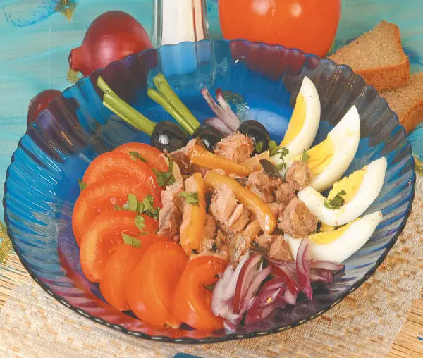 Ингредиенты копченая курица 150 г теша семги 100 г помидоры 2 шт - фото 49