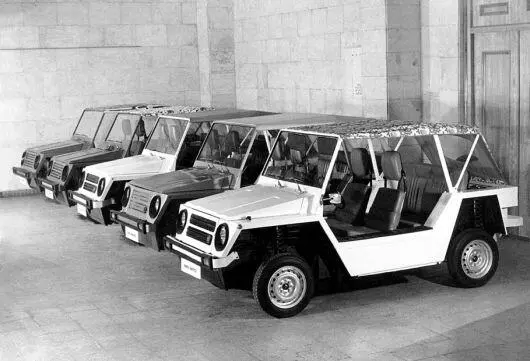 Вторая серия автороллеров 2Э11011 без силовых агрегатов Два из них были - фото 503