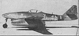 Мессершмитт Me 262 Локхид U2 FH1 Фантом В зале стоят серийный немецкий - фото 32