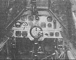 Кабина пилота па Jи 87А Раскапотированный двигатель на Ju87A Юнкерс Ju 87А - фото 69