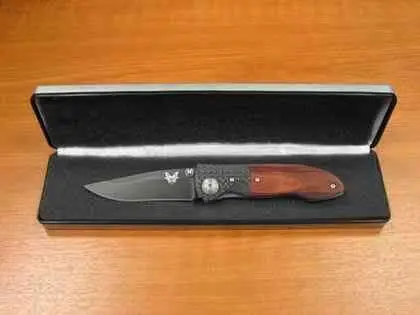 Рукоять ножа имеет удобную форму Накладки из специально обработанного розового - фото 80
