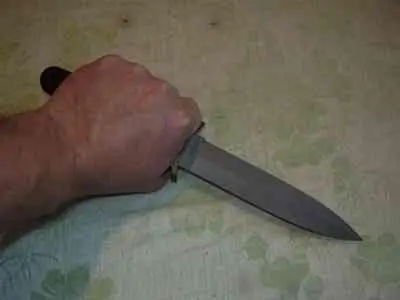 Это достигается и талией рукояти на которую ложатся указательный и средний - фото 1116