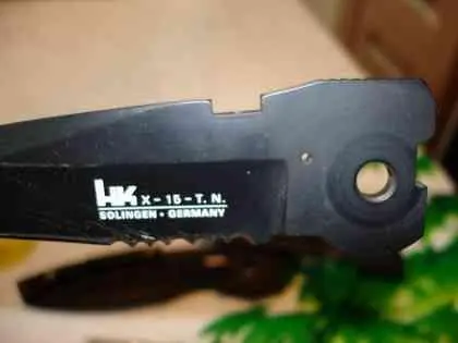 Рукоять сделана из того же материала что и на пистолете HK USP очень - фото 176