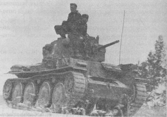 Pz38t AusfB из состава 9й танковой дивизии Вермахта Восточный фронт лето - фото 78