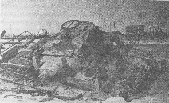 PzIII AusfN подбитый советской артиллерией в районе Синявино Зима 1943 - фото 103