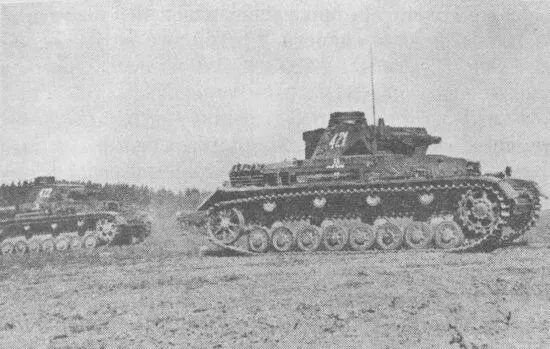 PzIV AusfB Восточный фронт лето 1941 года Последним вариантом PzIV стала - фото 122