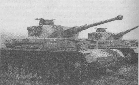 PzIV AusfF2 захваченные Красной Армией Северный Кавказ декабрь 1942 года - фото 127