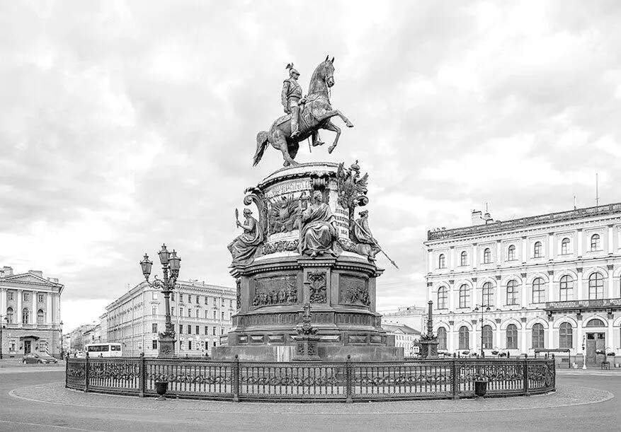 Памятник Николаю I Современное фото Третий всадник это памятник - фото 56