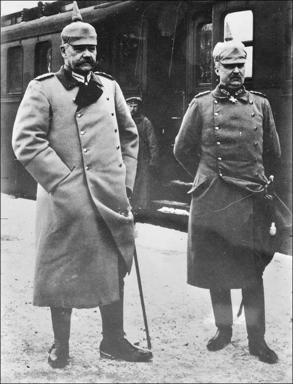 Германский генералфельдмаршал Гинденбург и генерал Людендорф 1910е гг - фото 8
