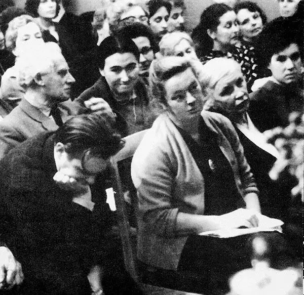 Вечер Марины Цветаевой в Литературном музее 1962 Слева третья Анастасия - фото 21