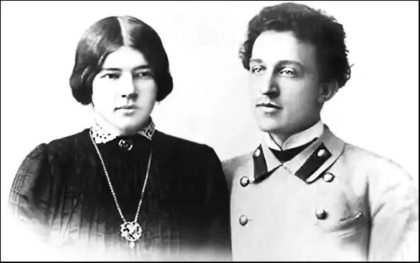 Молодожены ЛД Менделеева и АА Блок В 1909 году в пьесе Блока Песнь - фото 10