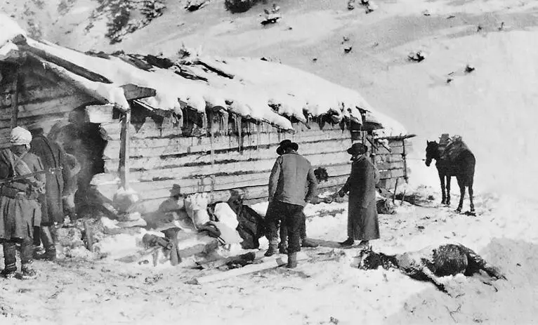 Привал в горной хижине хане во время перехода через горы Чакор 1915 г - фото 25