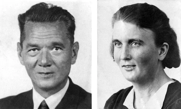У нее округлое лицо простоватый вид легко веришь что она дочь батрака с - фото 15