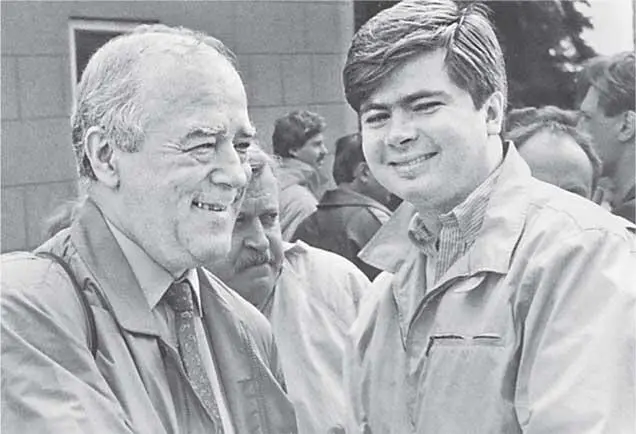С Артемом Боровиком 1990 г У парня была неутолимая жажда справедливости и - фото 14