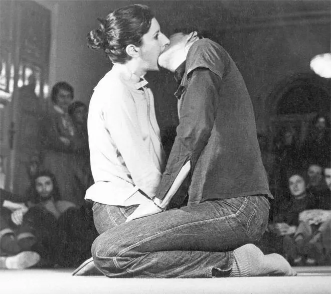 Марина Абрамович Улай ВдохВыдох 1977 В 1980 году они создали еще одно - фото 24