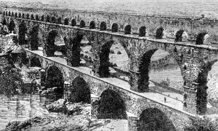 Рис 42 Самый высокий сохранившийся древнеримский акведук ПондюГар - фото 17