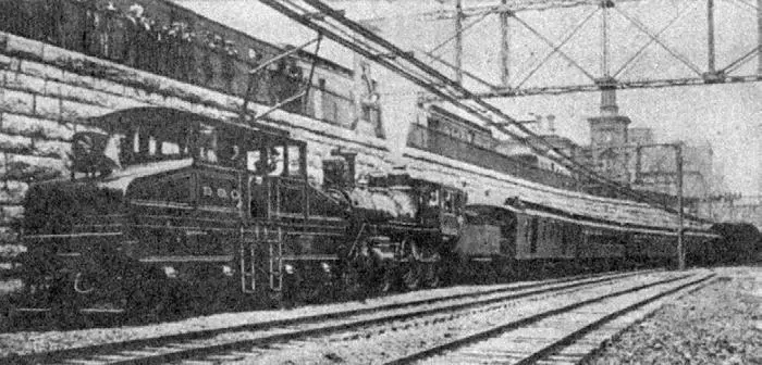 Рис 125 Электровоз тянущий поезд по железной дороге Балтимор Огайо 1895 - фото 137