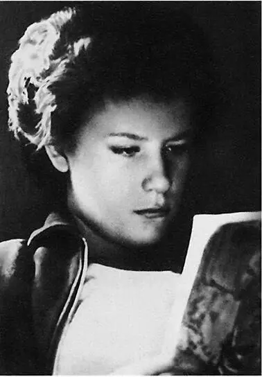 Е Образцова 1954 Из блокадного Ленинграда уезжали по Ладожскому озеру - фото 19
