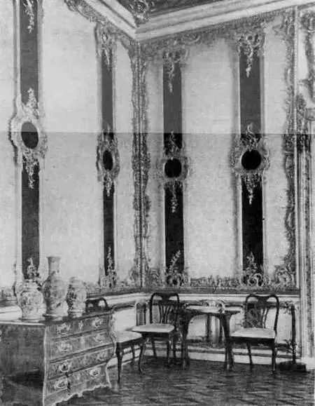 Рис 179 Стеклянные лопатки вертикальные полосы в столовой комнате - фото 195
