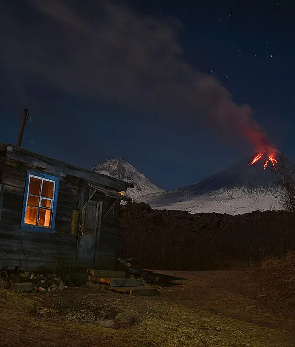 Извержение Ключевской сопки самого высокого вулкана Евразии На переднем - фото 115