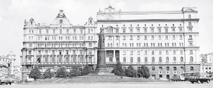 Он же в процессе перестройки для КГБ Фото 1970х Теперь можно представить - фото 171