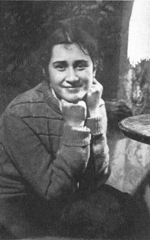 Люся Боннэр Ленинград ноябрь 1937 Регина Моисеевна Этингер незадолго до - фото 43