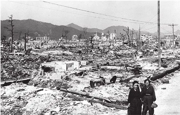 Война в тылу Хиросима после атомной бомбардировки 1945 г Движение - фото 17