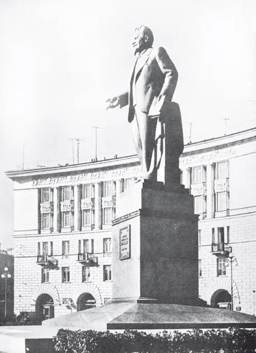 Памятник М И Калинину Памятник Калинину практически первый монумент - фото 67