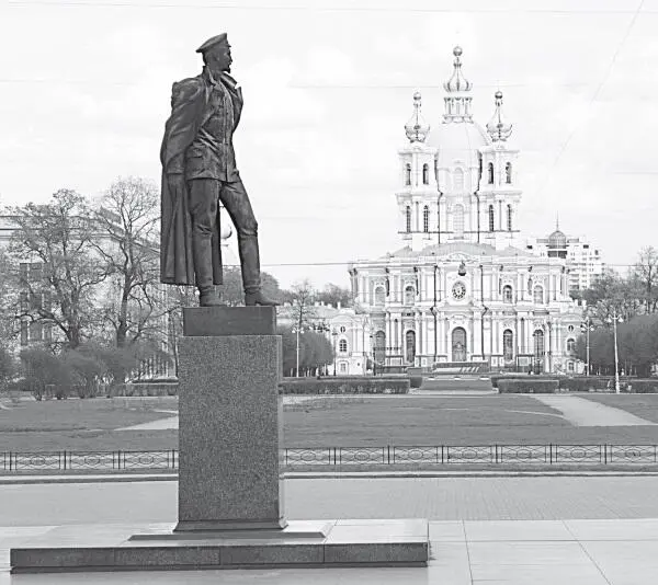 Памятник Дзержинскому на Шпалерной улице Наконец в 1981 году накануне - фото 80