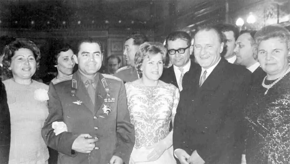 Будапешт 1964 год На приеме в честь космонавта А Николаева В центре - фото 56