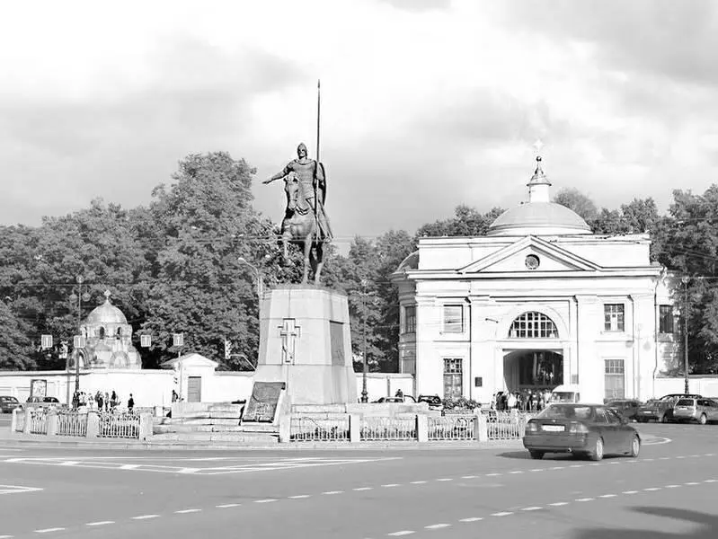 Памятник Александру Невскому А потом среди петербуржцев появились осторожные - фото 86